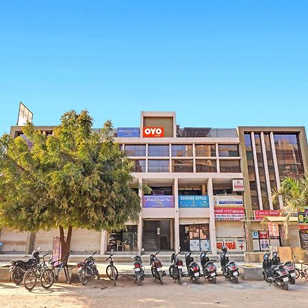 Fabhotel Relax Gandhinagar Exterior foto